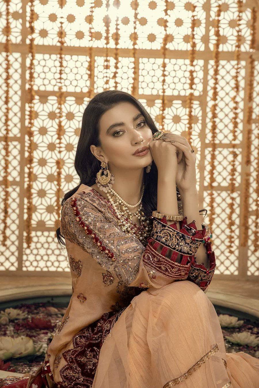 Adans Libas Tashreeh/Ishq E Chashni