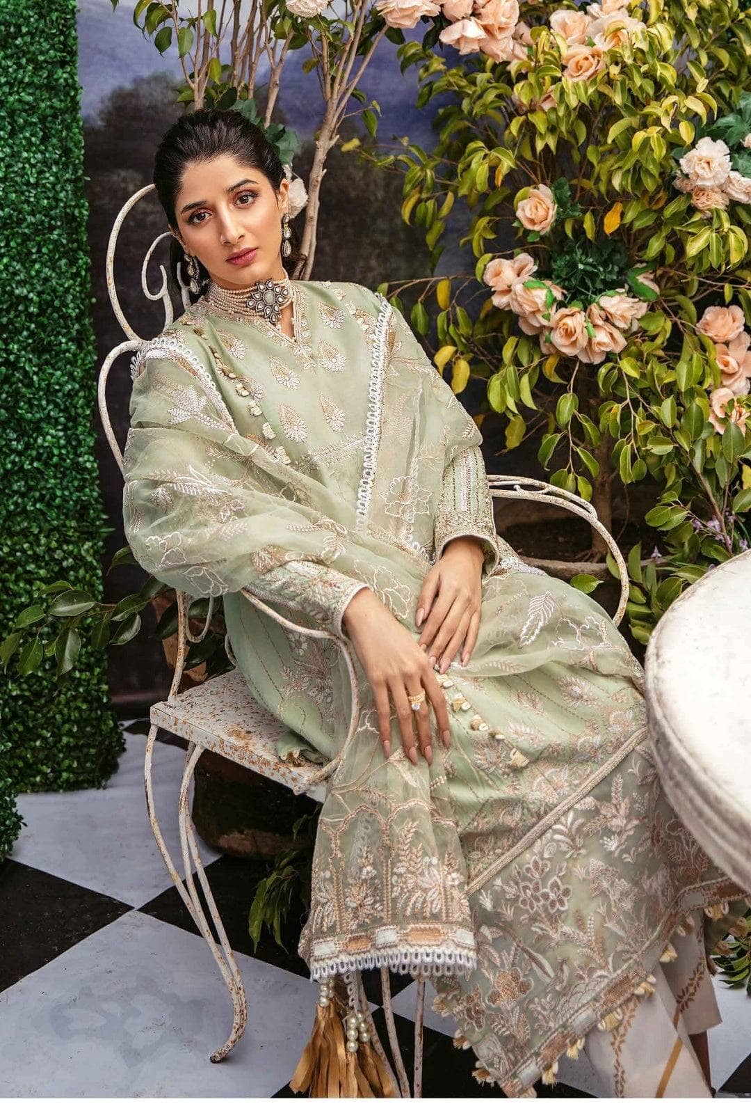 img_afrozeh_lawn_awwal_boutique