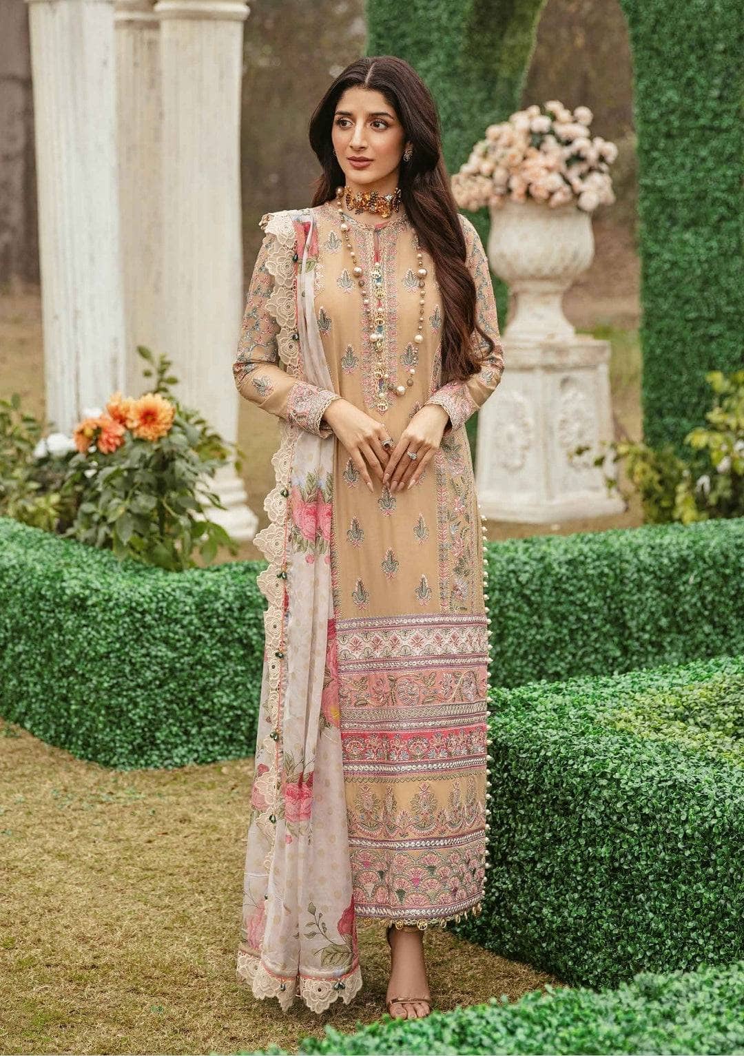 img_afrozeh_lawn_awwal_boutique