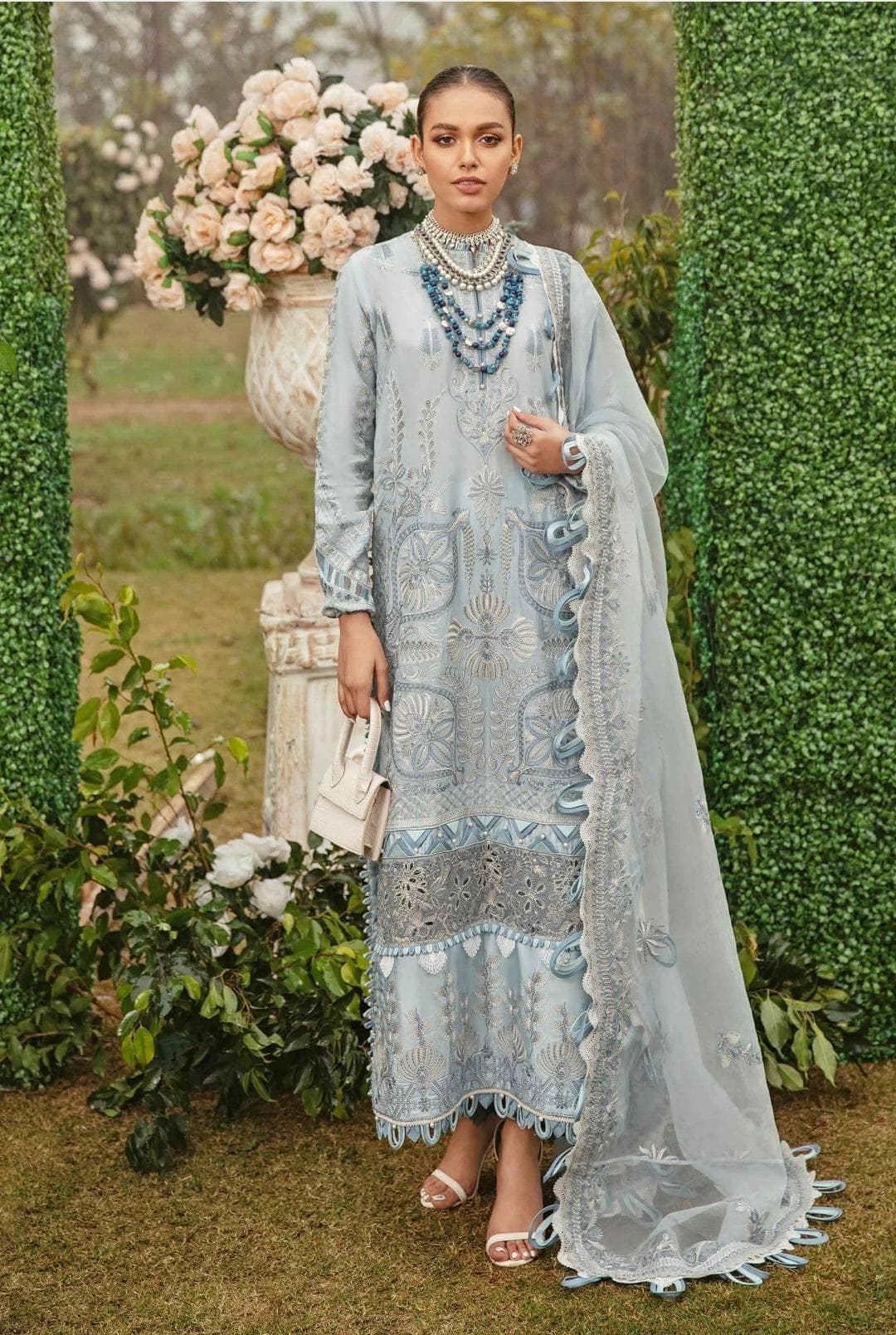 img_afrozeh_lawn_awwal_boutique