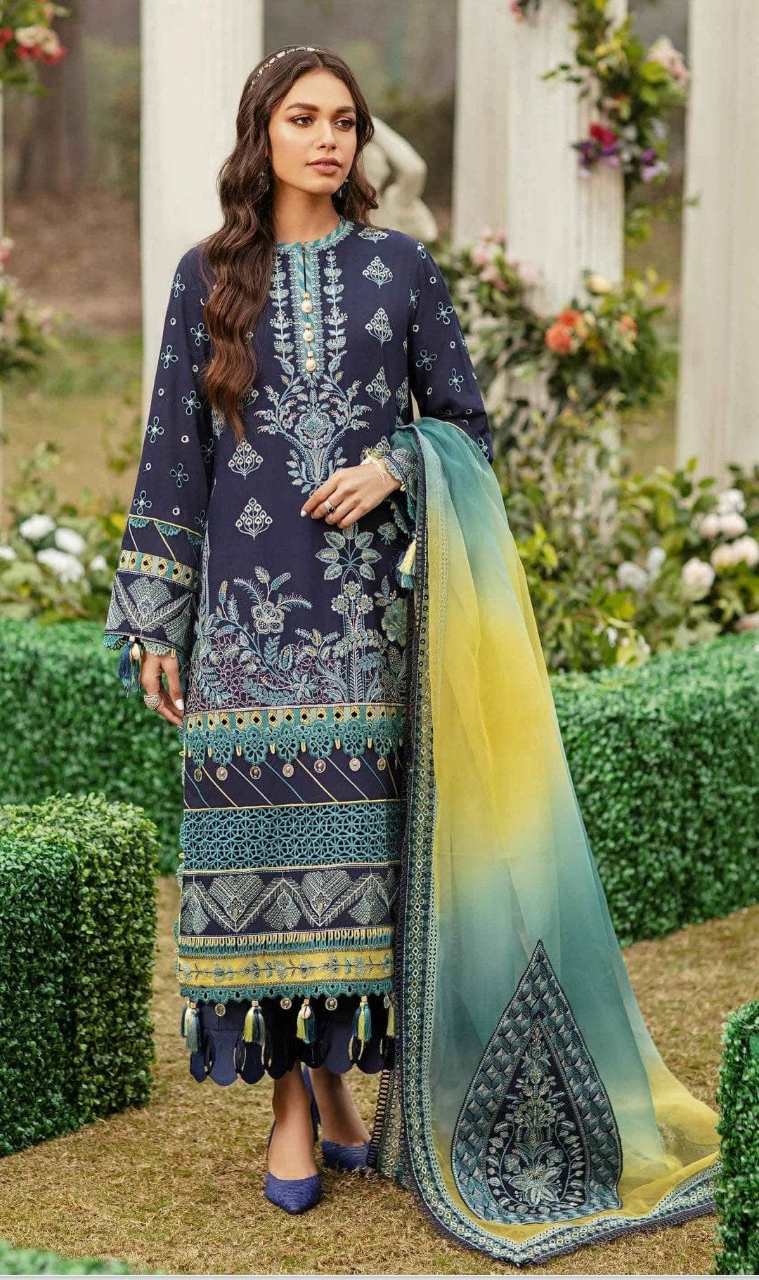 img_afrozeh_lawn_awwal_boutique