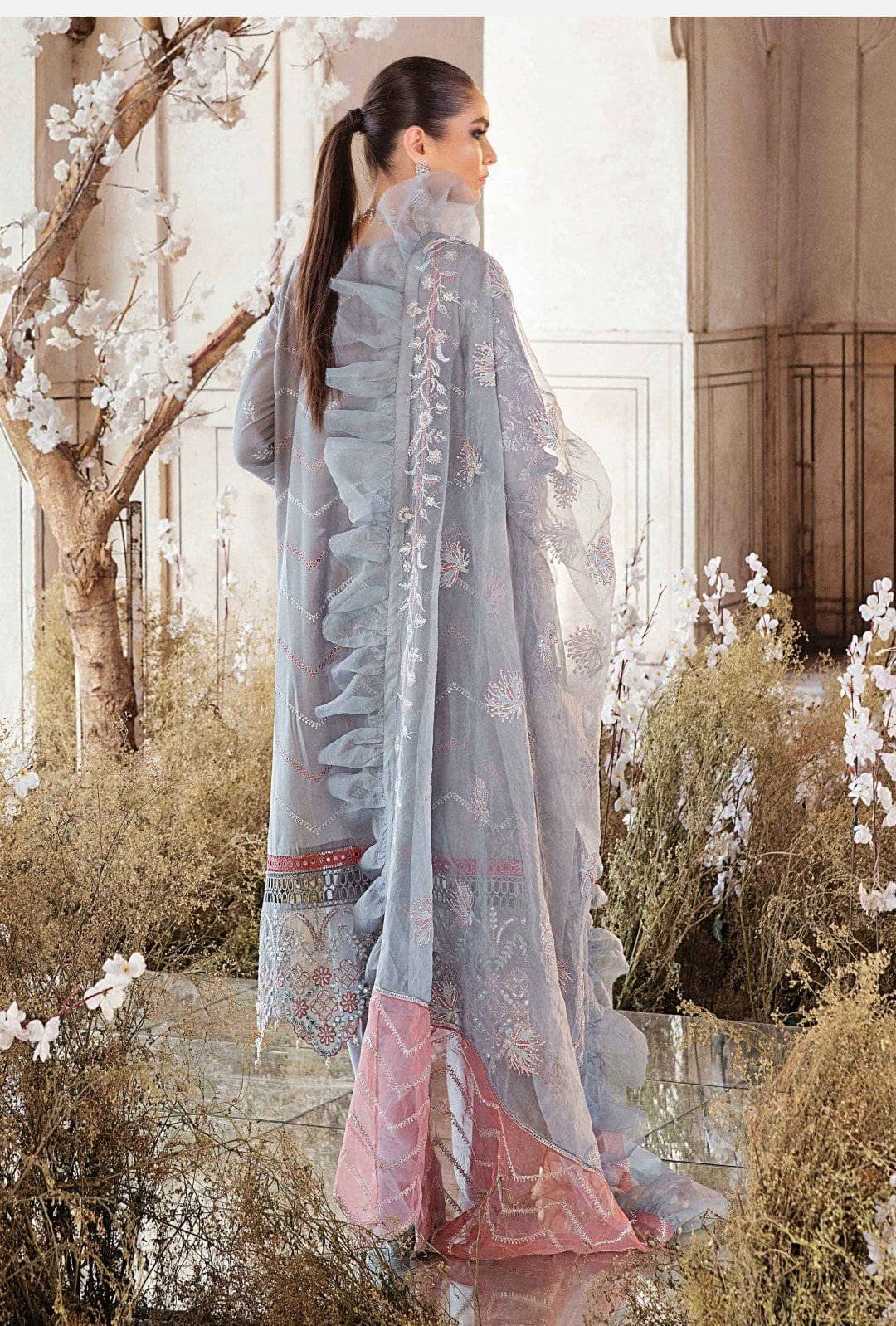 img_afrozeh_luxury_lawn_2021_awwal_boutique