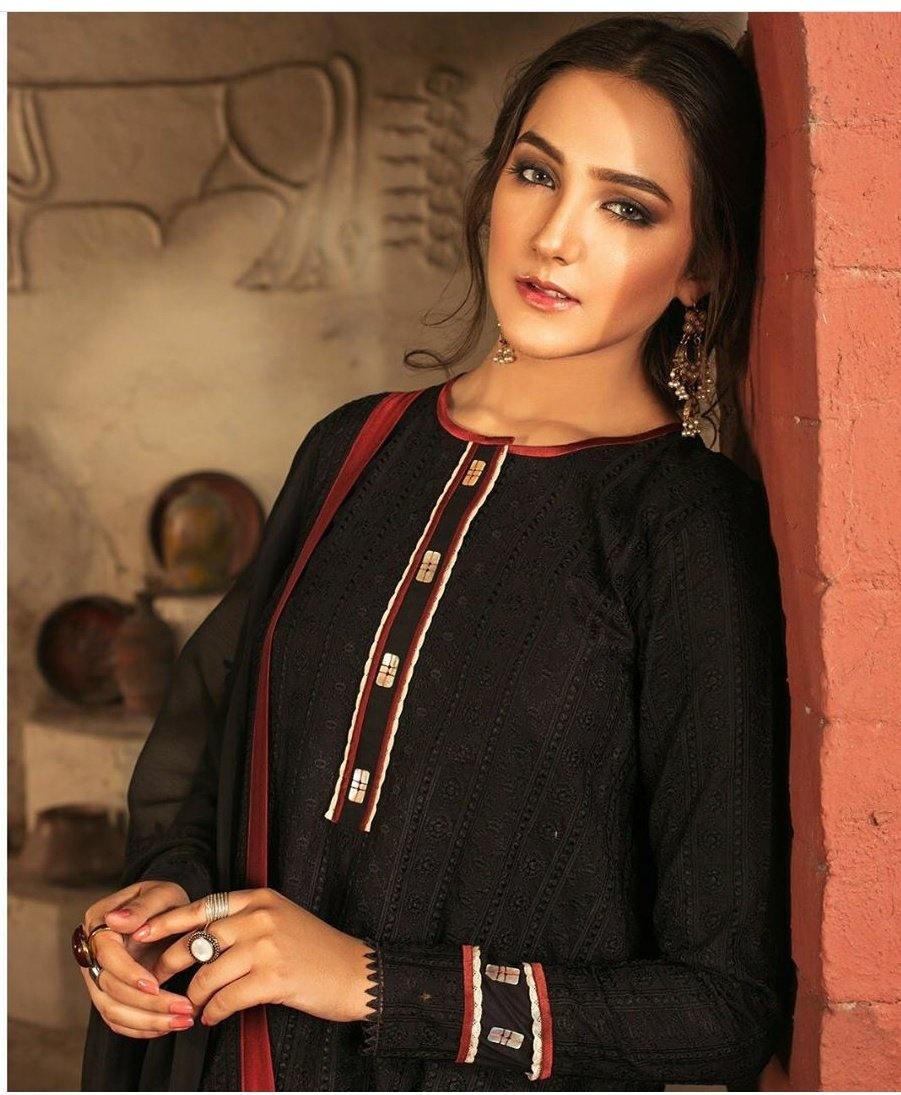 img_afsaneh_lawn_2020_awwal_boutique