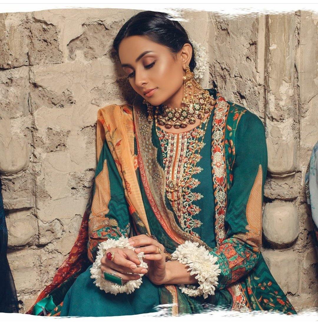 img_afsaneh_lawn_2020_awwal_boutique