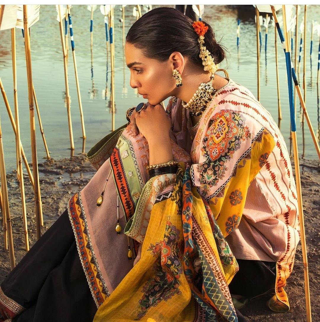 img_afsaneh_lawn_collection_awwal_boutique