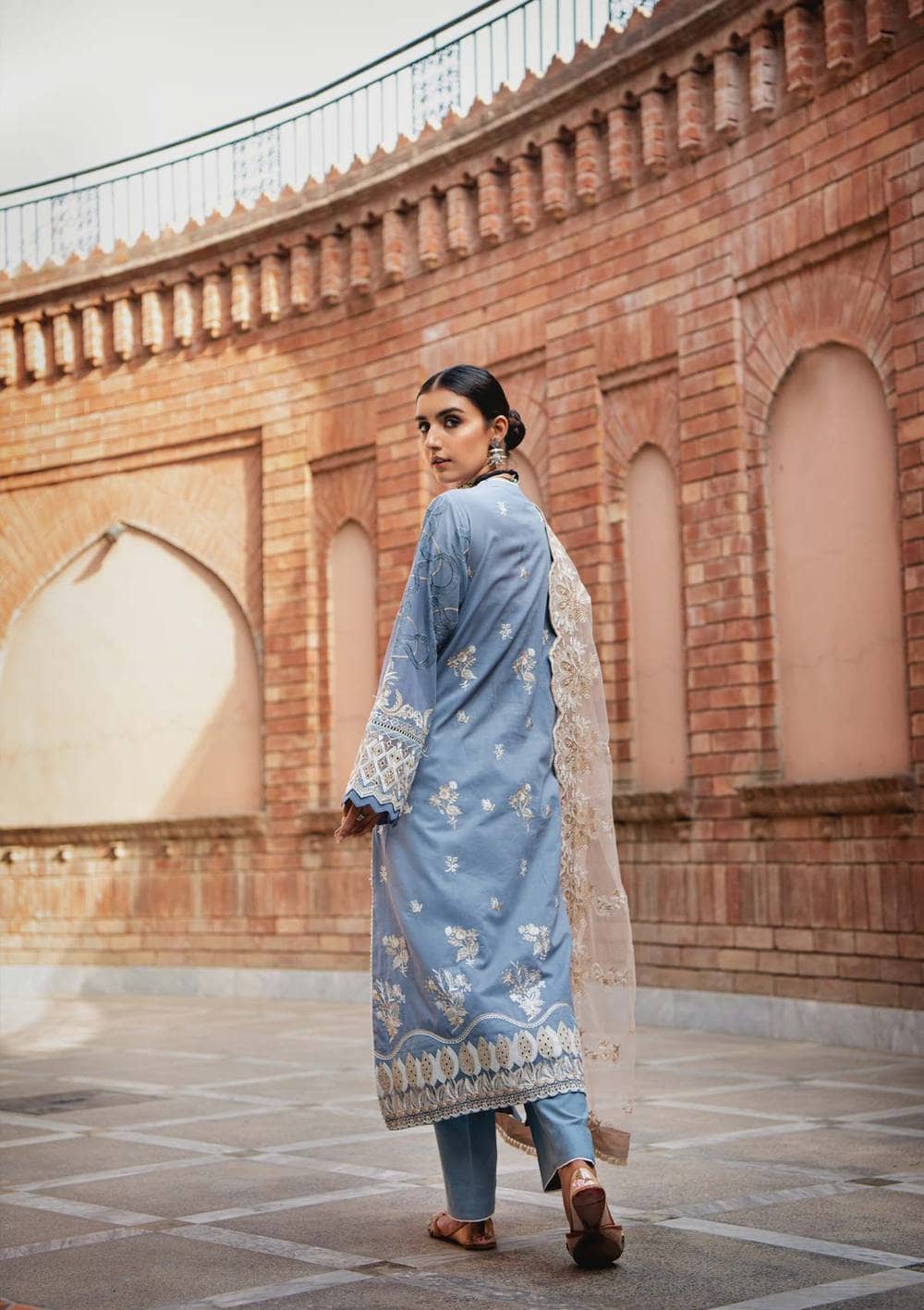 img_aik_atelier_lawn_vol_2_awwal_boutique