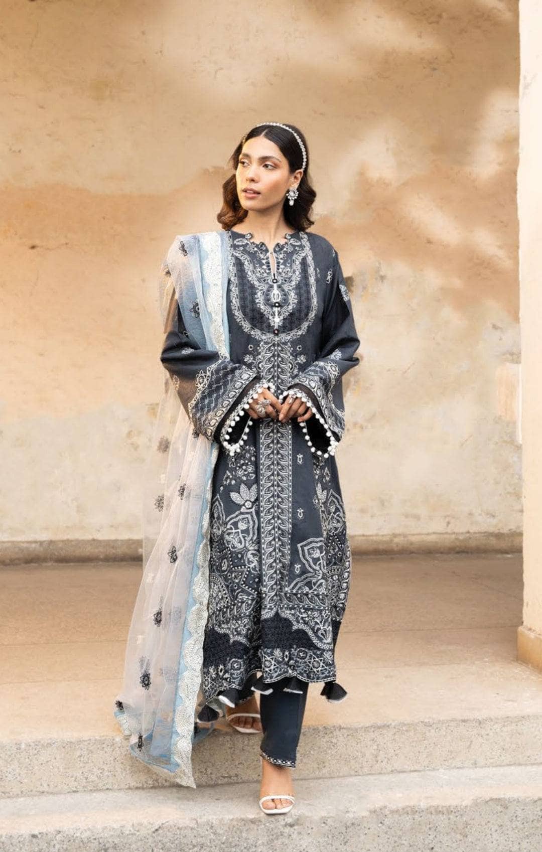 img_aik_atelier_lawn_23_awwal_boutique