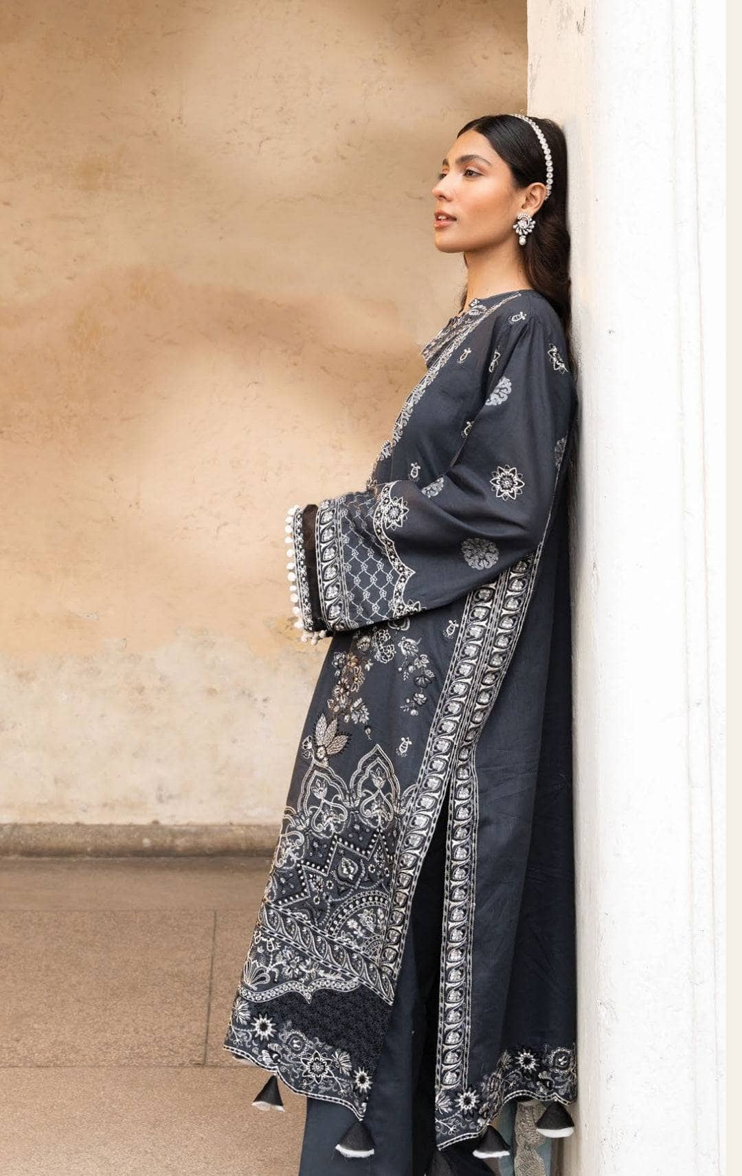 img_aik_atelier_lawn_23_awwal_boutique