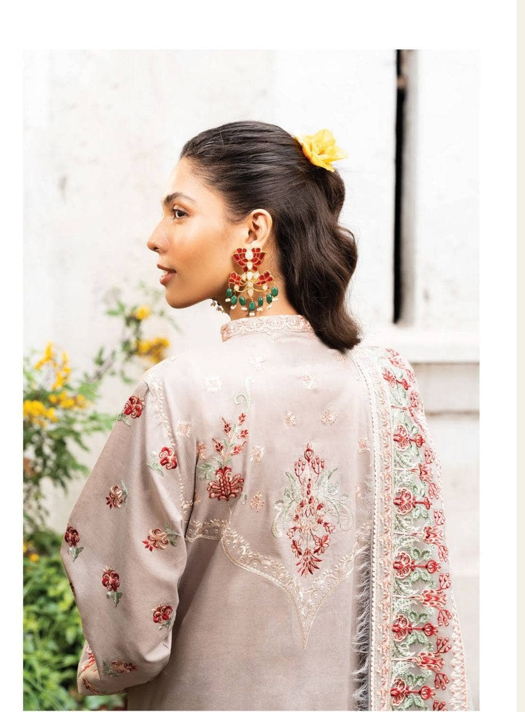 img_aik_atelier_lawn_23_awwal_boutique