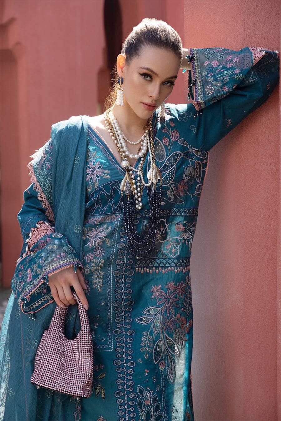 img_moksha_luxury_lawn_by_alif_ajr_couture_awwal_boutique