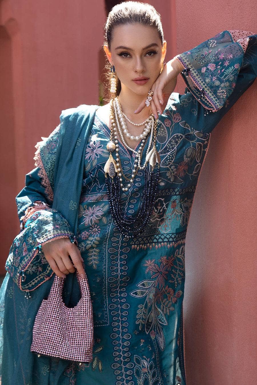img_moksha_luxury_lawn_by_alif_ajr_couture_awwal_boutique