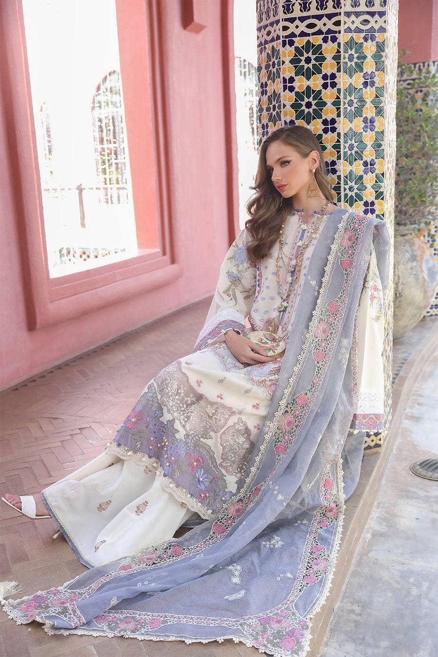 img_moksha_luxury_lawn_by_alif_ajr_couture_awwal_boutique
