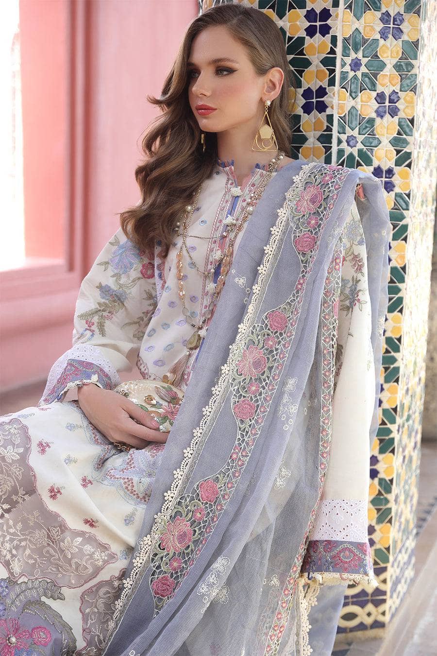 img_moksha_luxury_lawn_by_alif_ajr_couture_awwal_boutique