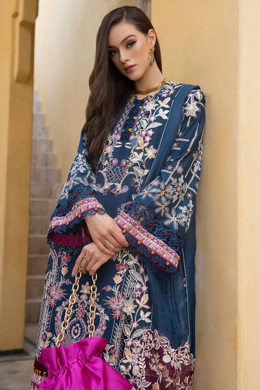img_moksha_luxury_lawn_by_alif_ajr_couture_awwal_boutique