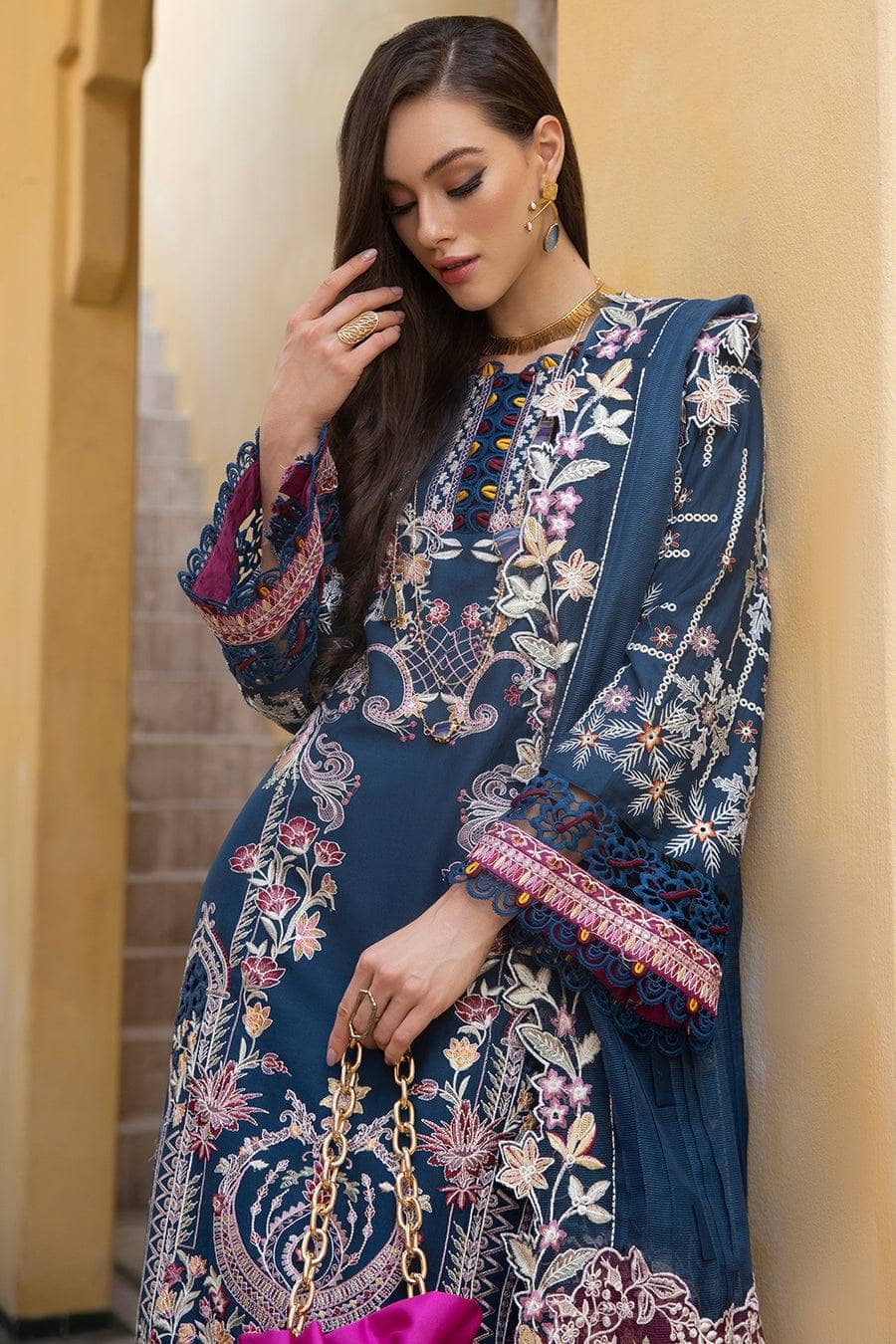 img_moksha_luxury_lawn_by_alif_ajr_couture_awwal_boutique