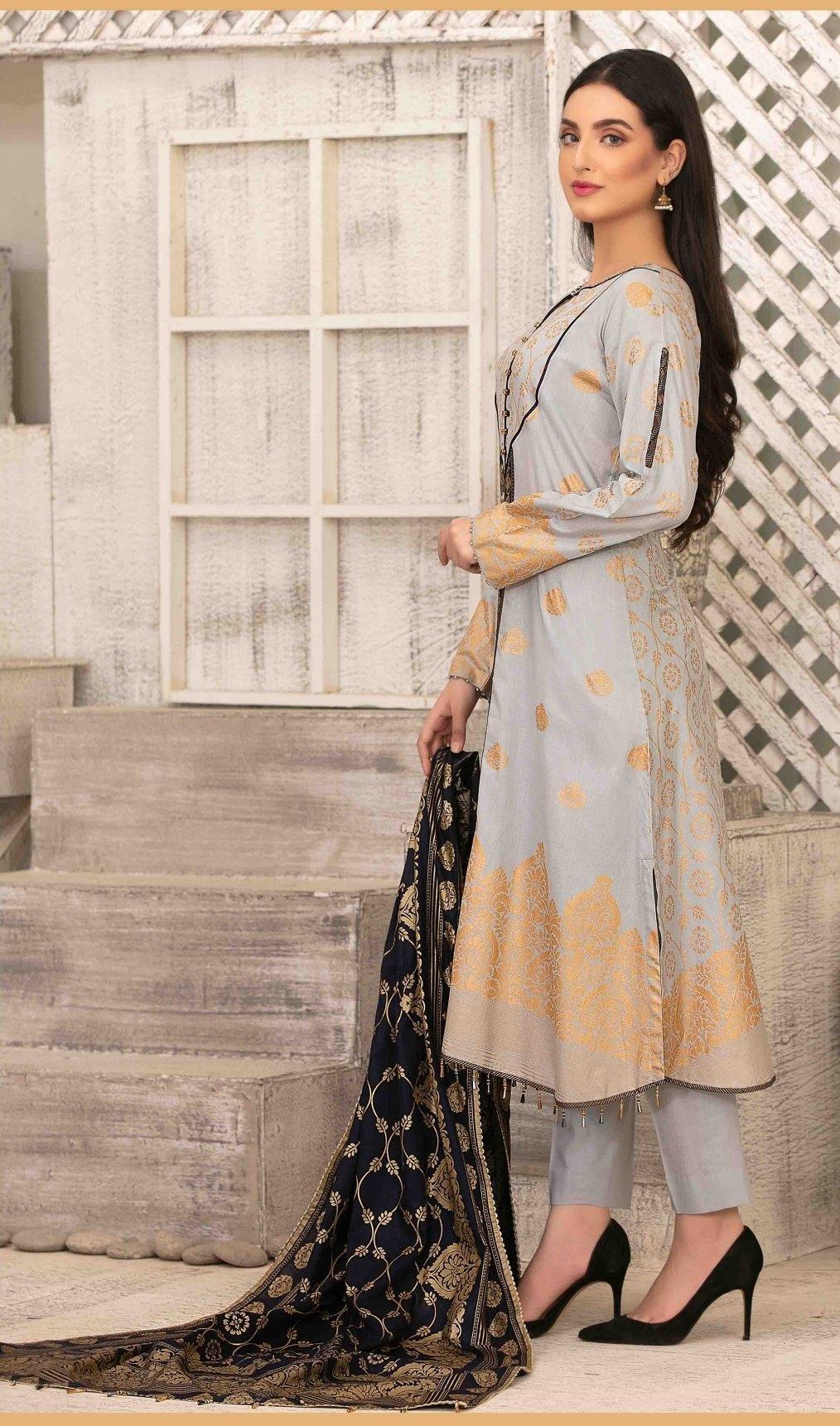 img_amna_sohail_by_tawakkal_lawn_gold_prints_awwal_boutique