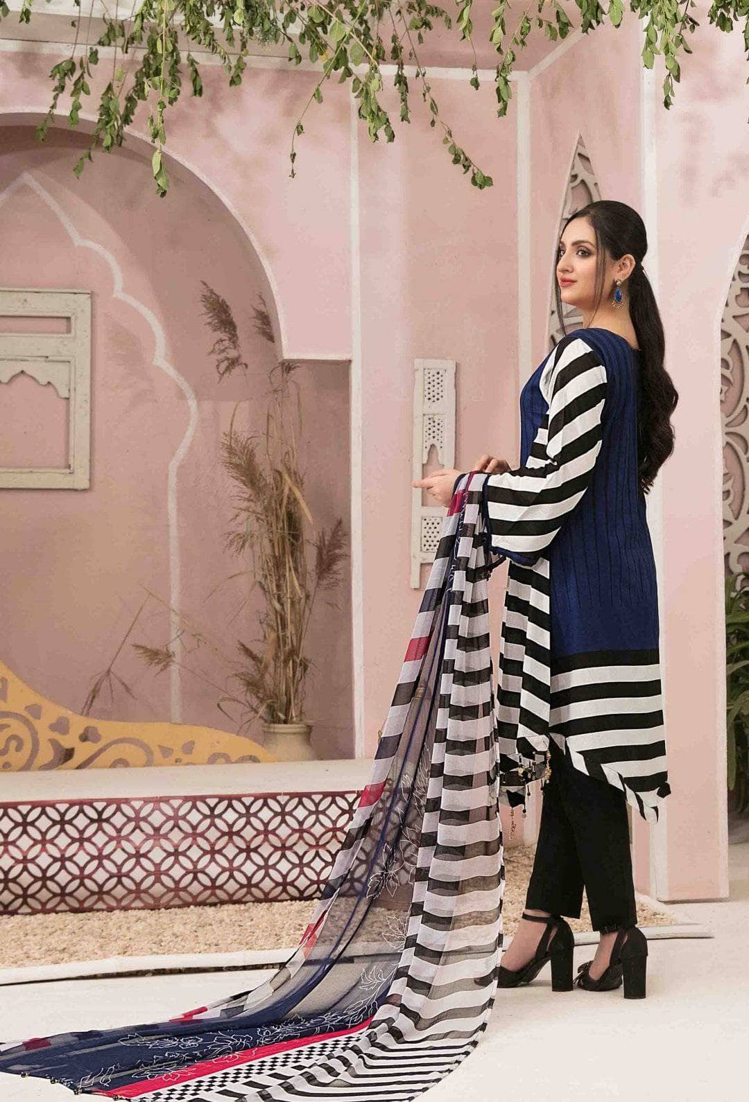 img_amna_sohail_by_tawakkal_lawn_2021_awwal_boutique