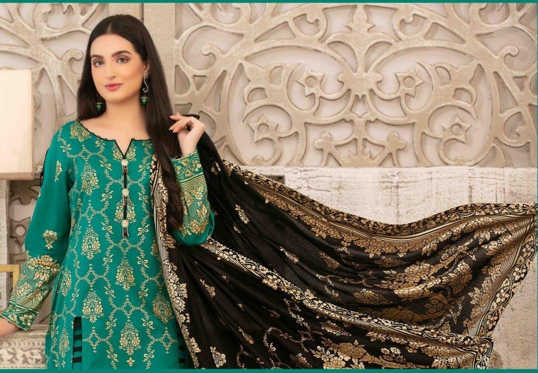img_amna_sohail_by_tawakkal_lawn_gold_prints_awwal_boutique