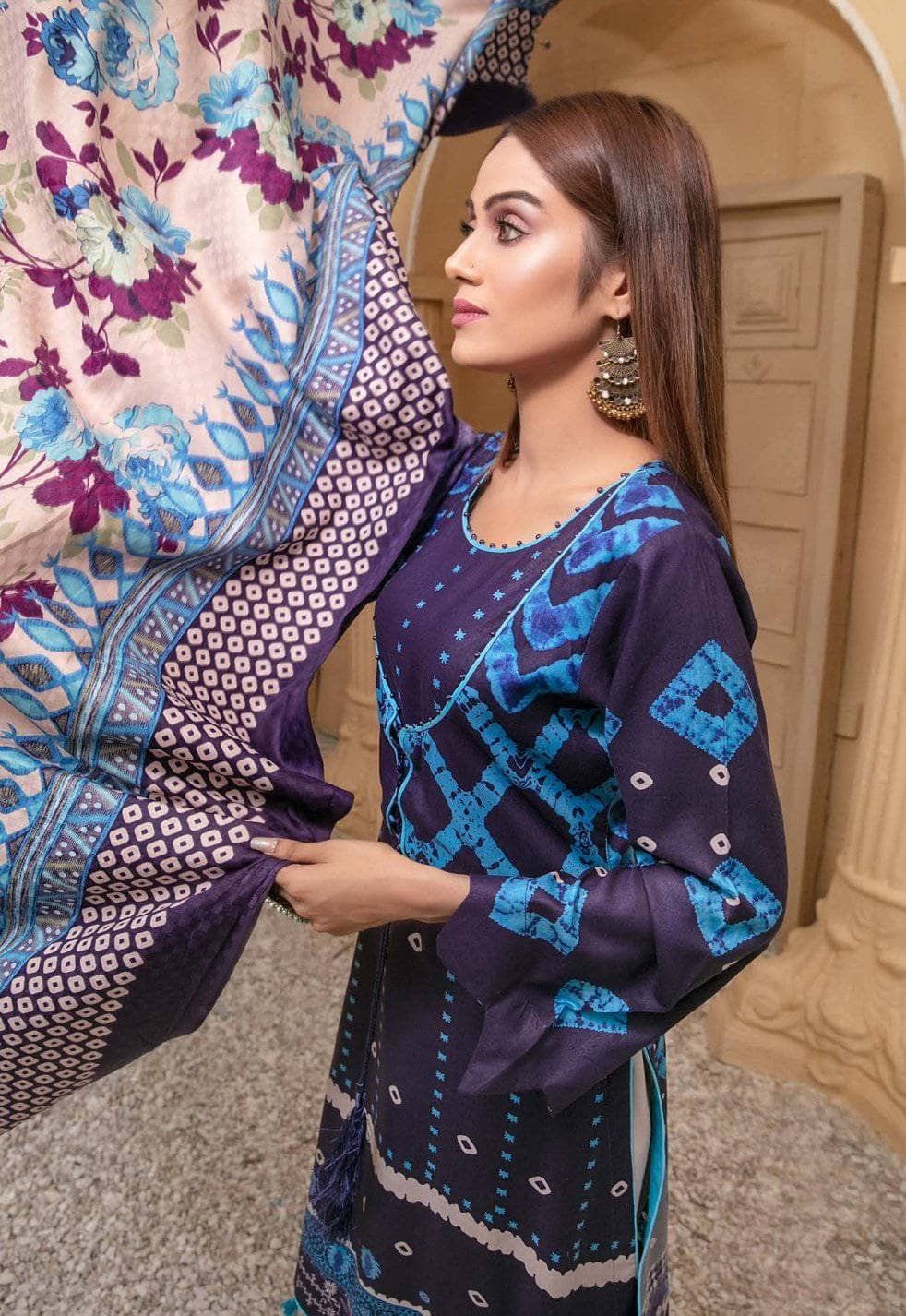 img_amna_sohail_naina_linen_awwal_boutique