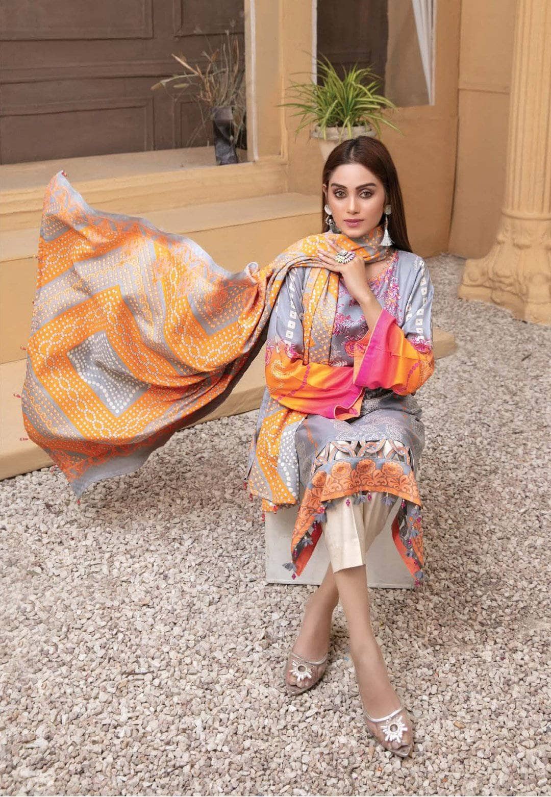 img_amna_sohail_naina_linen_awwal_boutique
