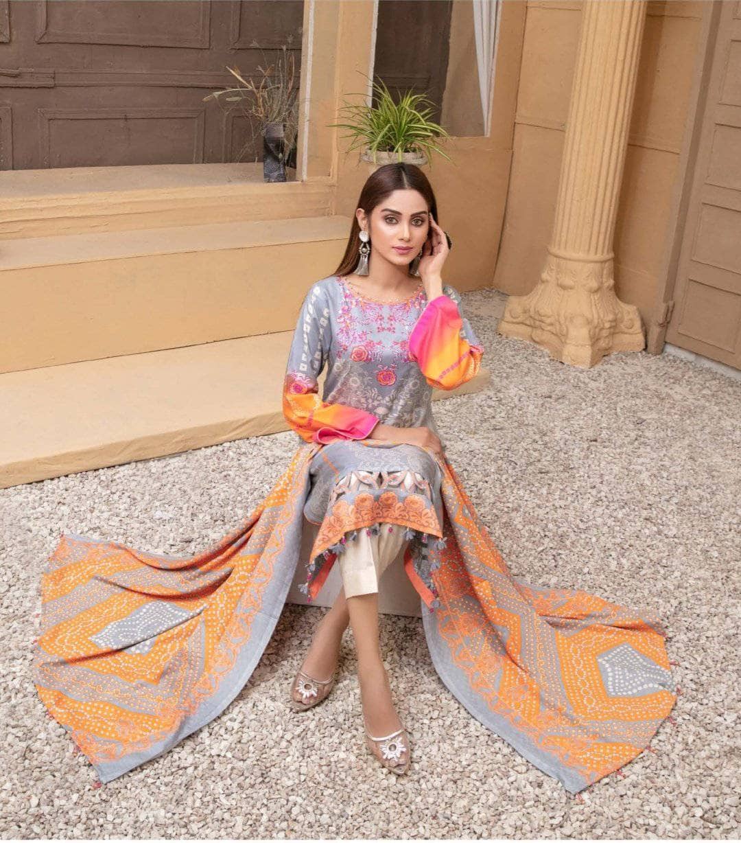 img_amna_sohail_naina_linen_awwal_boutique