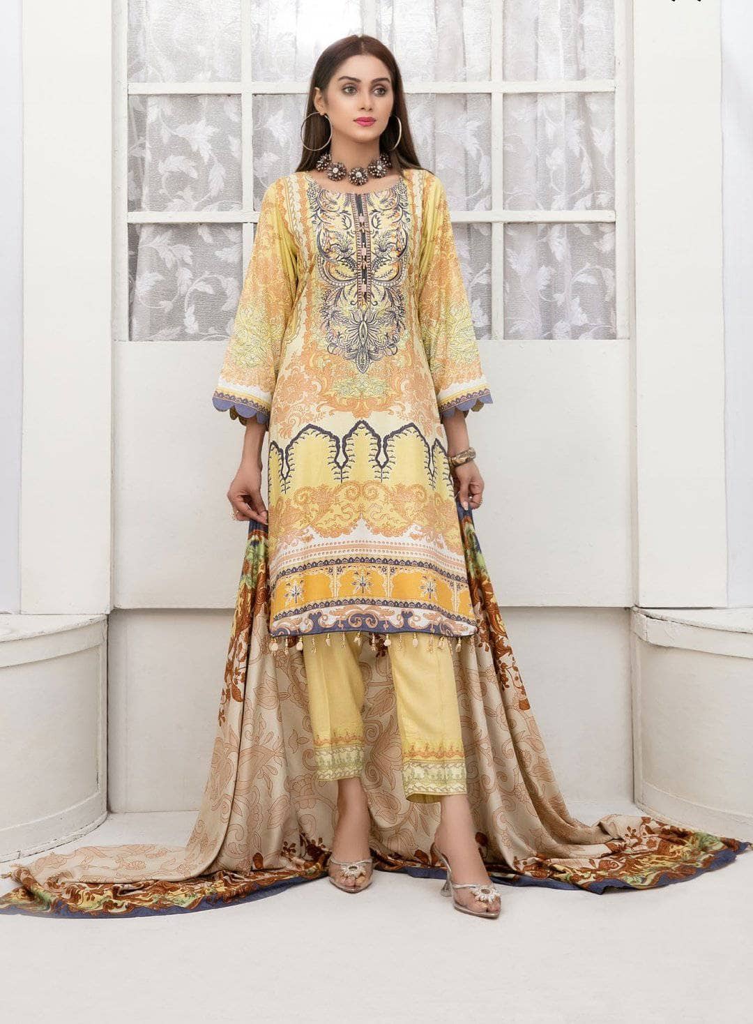img_amna_sohail_dilara_linen_awwal_boutique