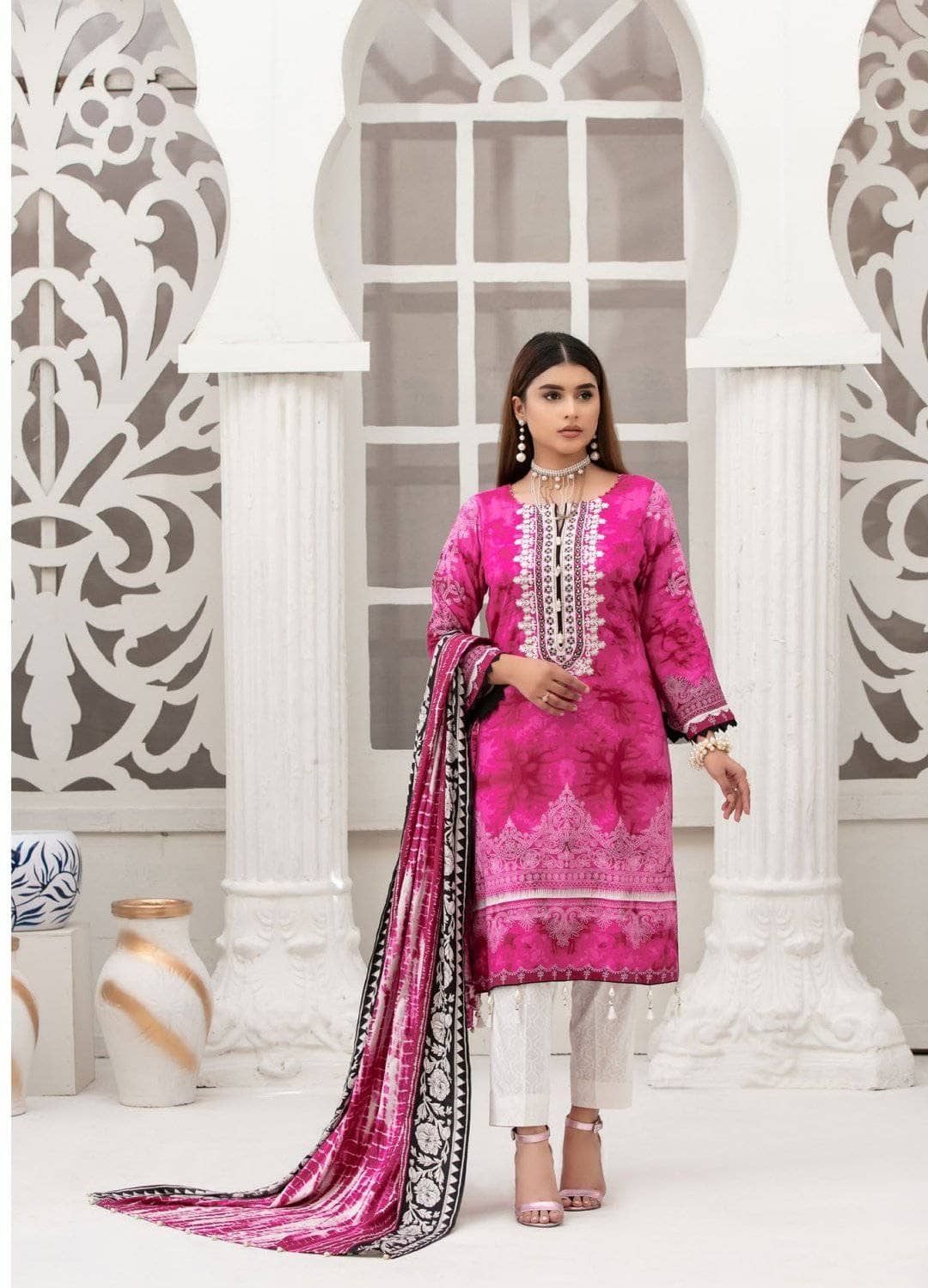 img_amna_sohail_dilara_linen_awwal_boutique