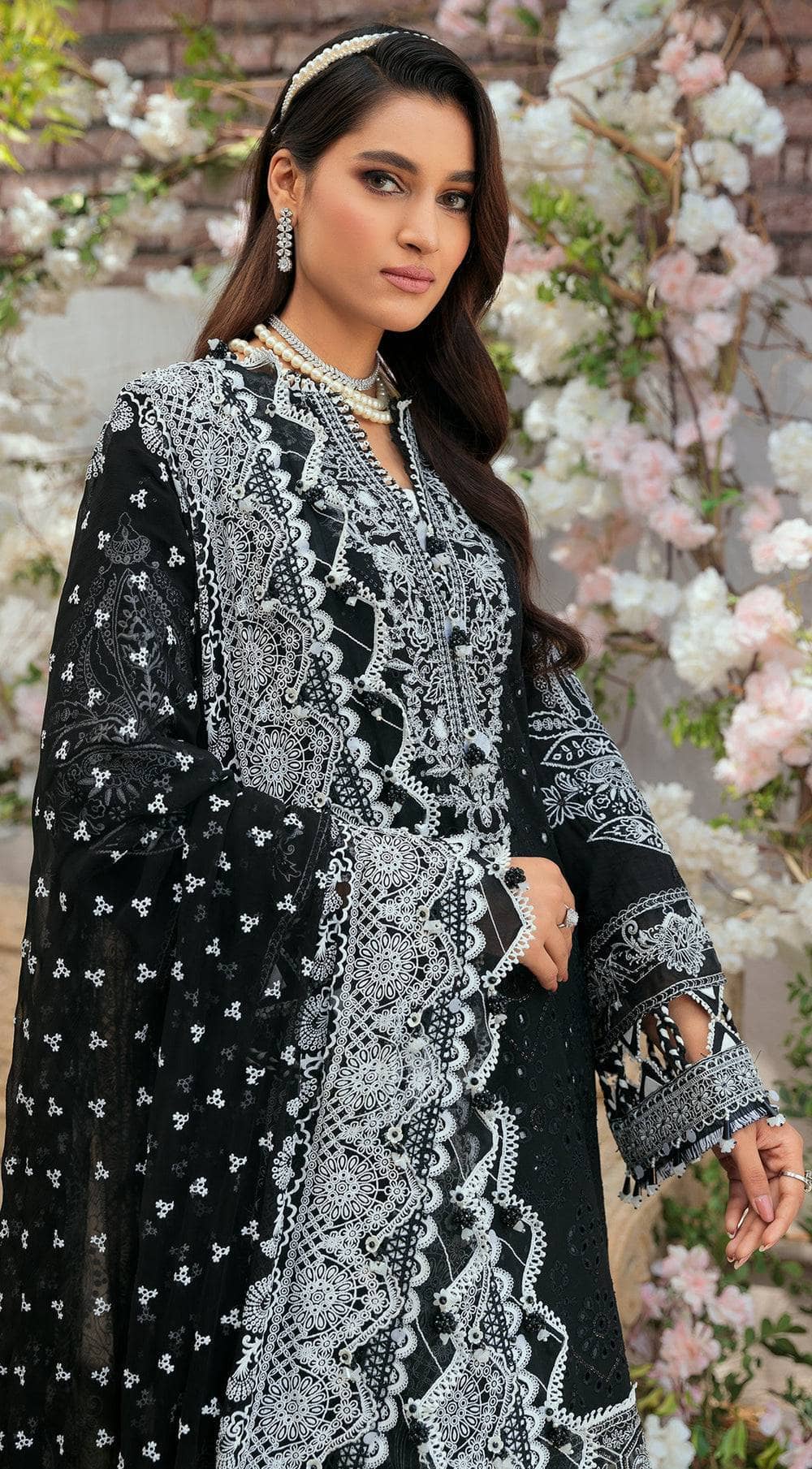 img_anaya_chikankari_lawn_awwal_boutique