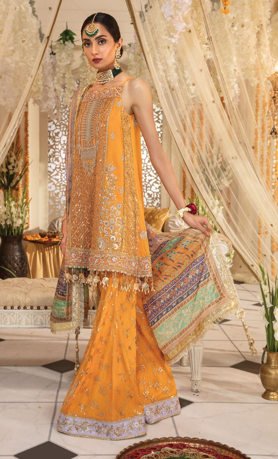 img_anaya_kamiar_rokni_wedding_mehndi_collection_ambre_awwal_boutique