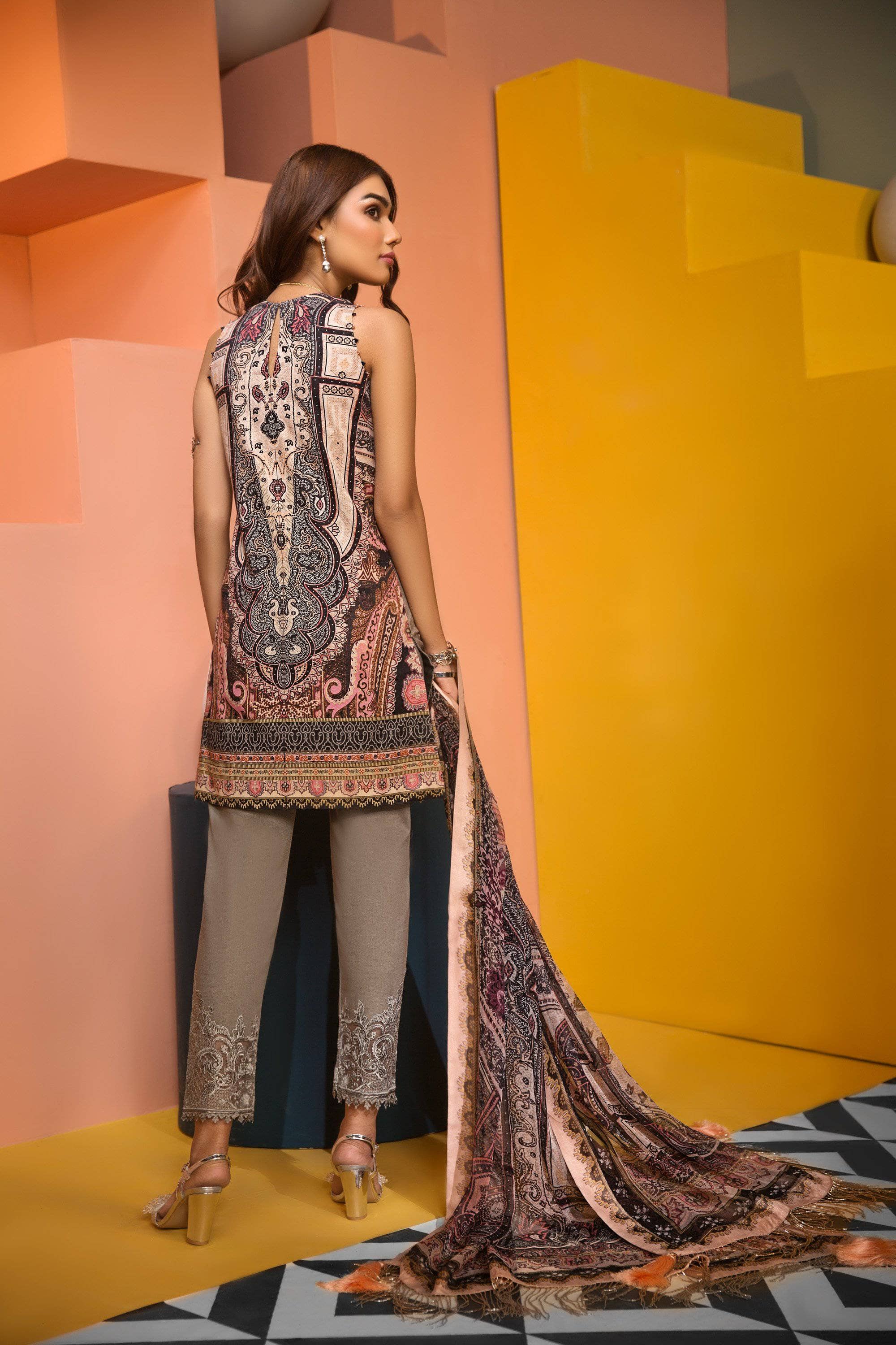img_viva_anaya_lawn_2019_awwal_boutique