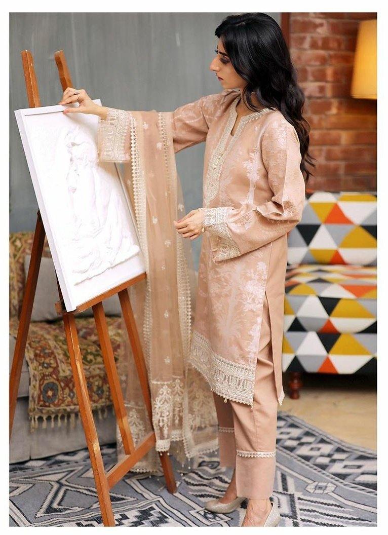 img_anaya_spotted_fashionista_awwal_boutique