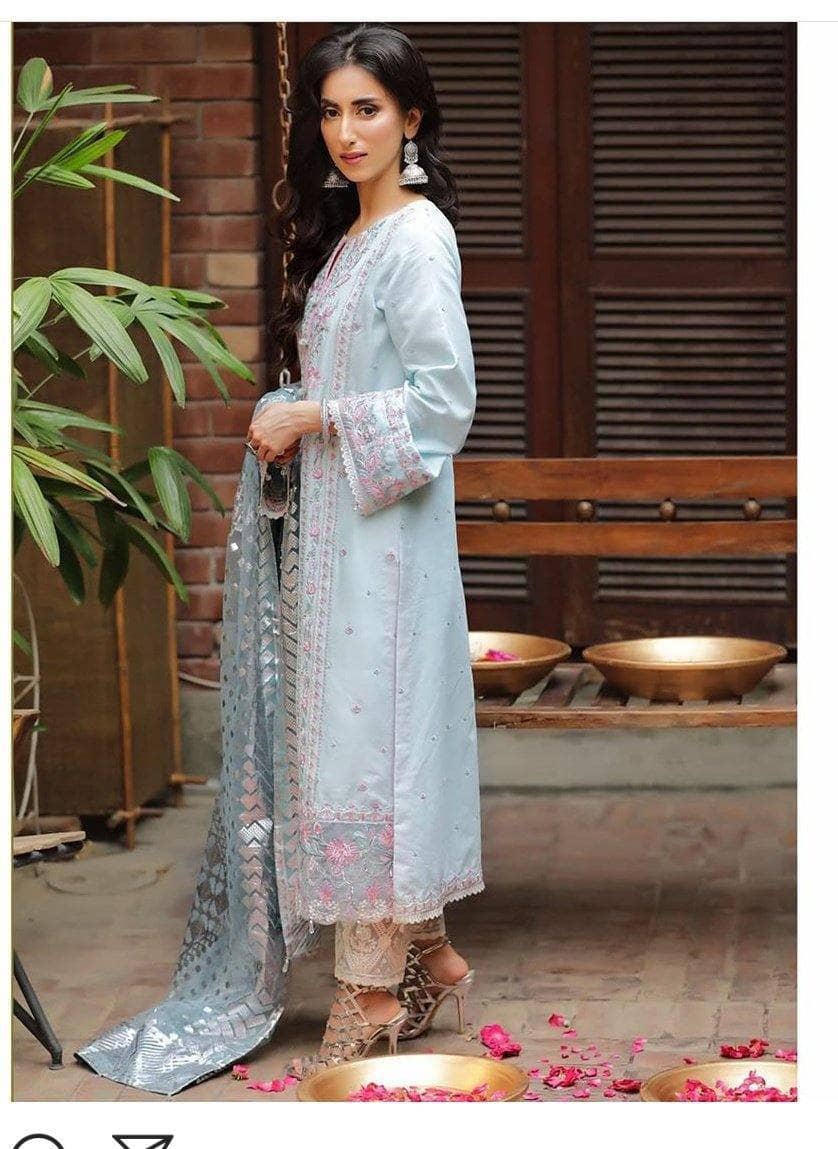 img_anaya_spotted_fashionista_awwal_boutique