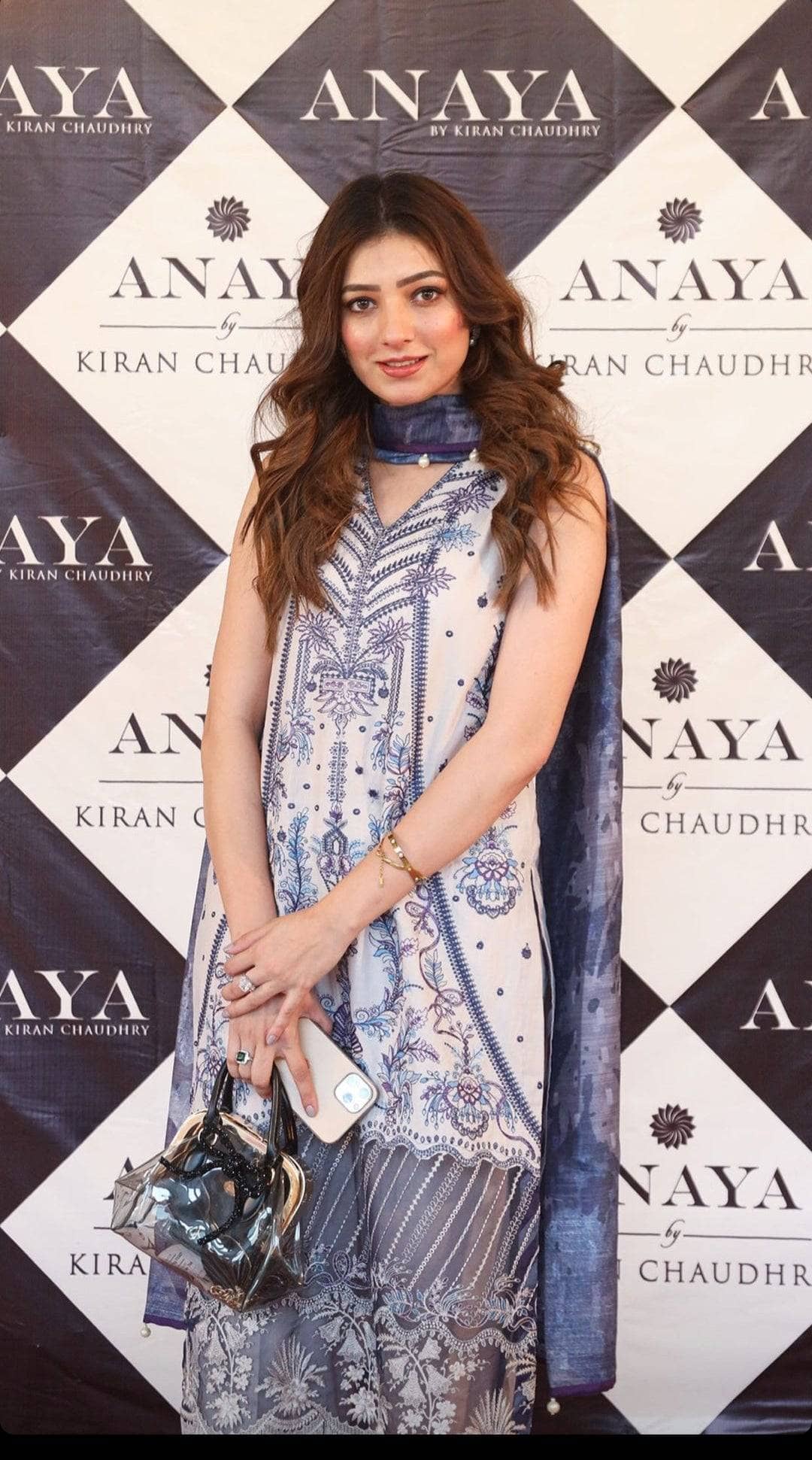 img_anaya_lawn_22_awwal_boutique