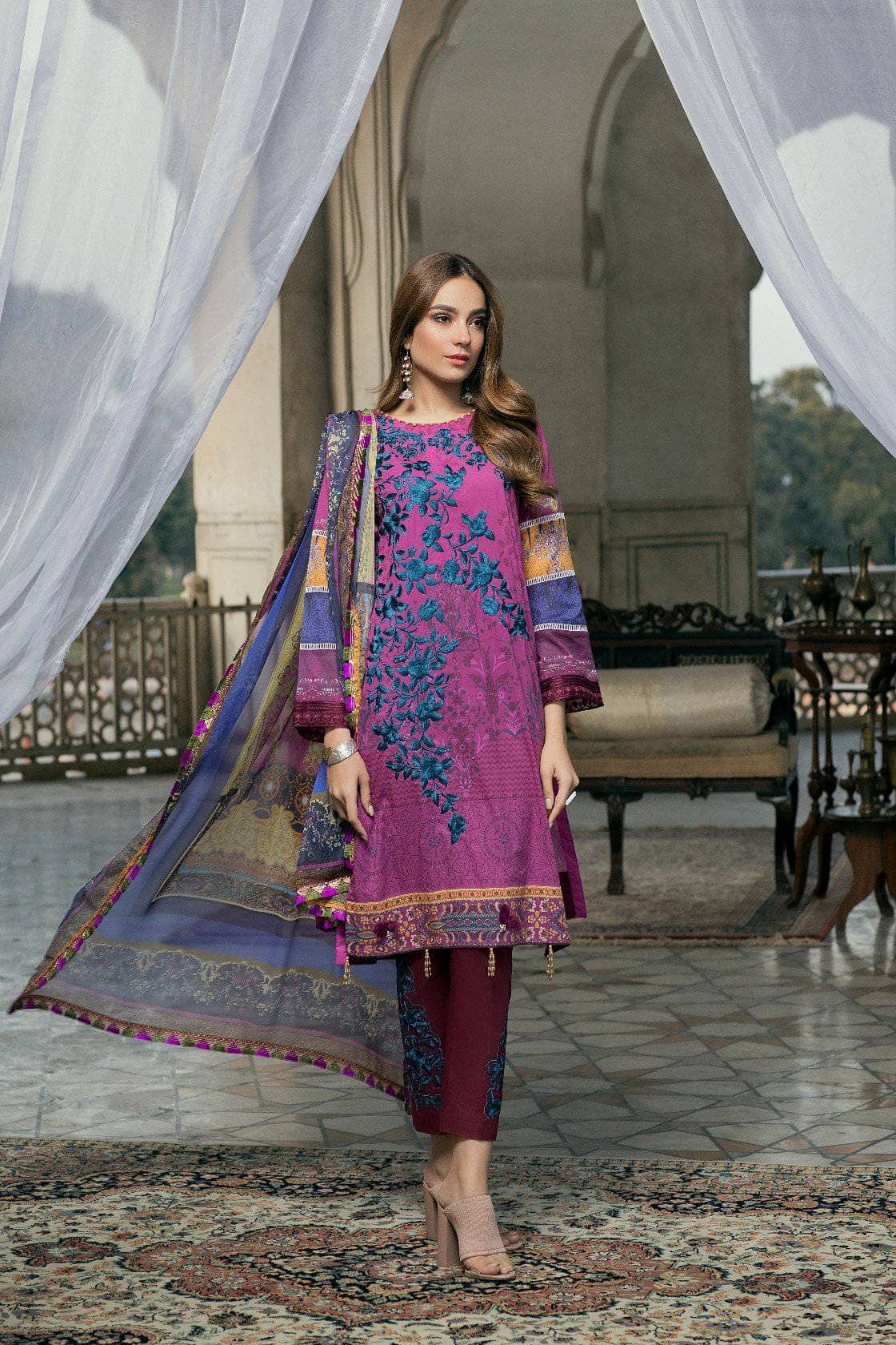 img_azure_luxury_lawn_collection_awwal_boutique