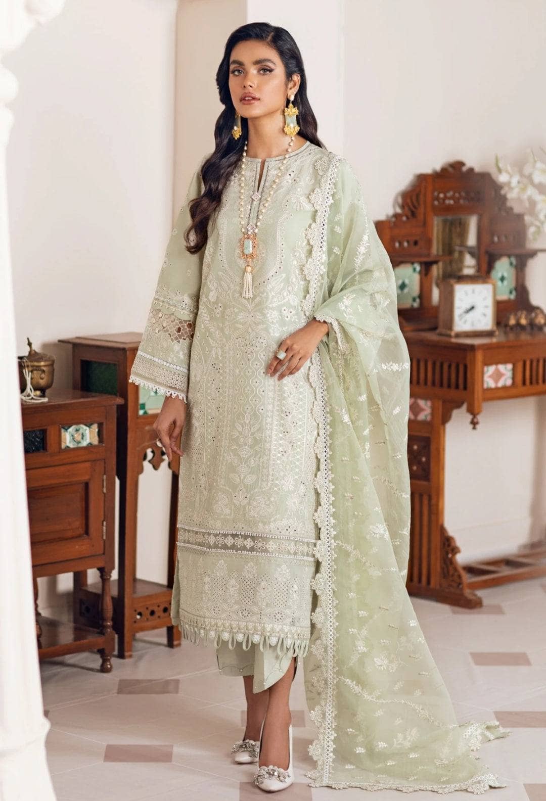 img_baroque_khurmi_jacquard_lawn_awwal_boutique