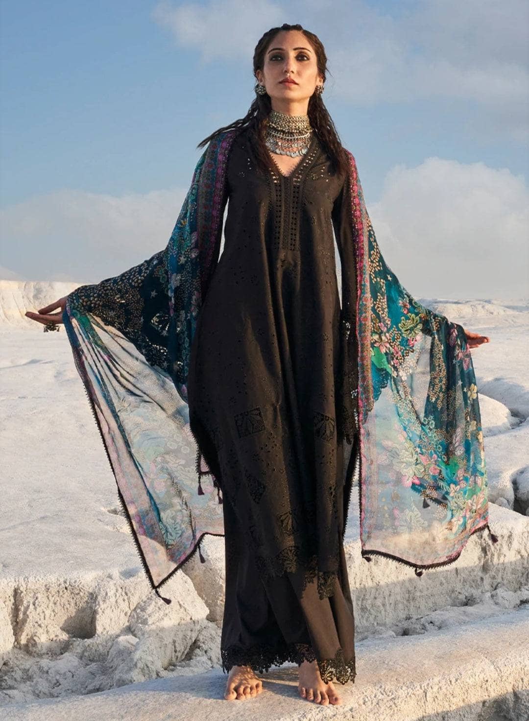 img_lawnkari_22_awwal_boutique
