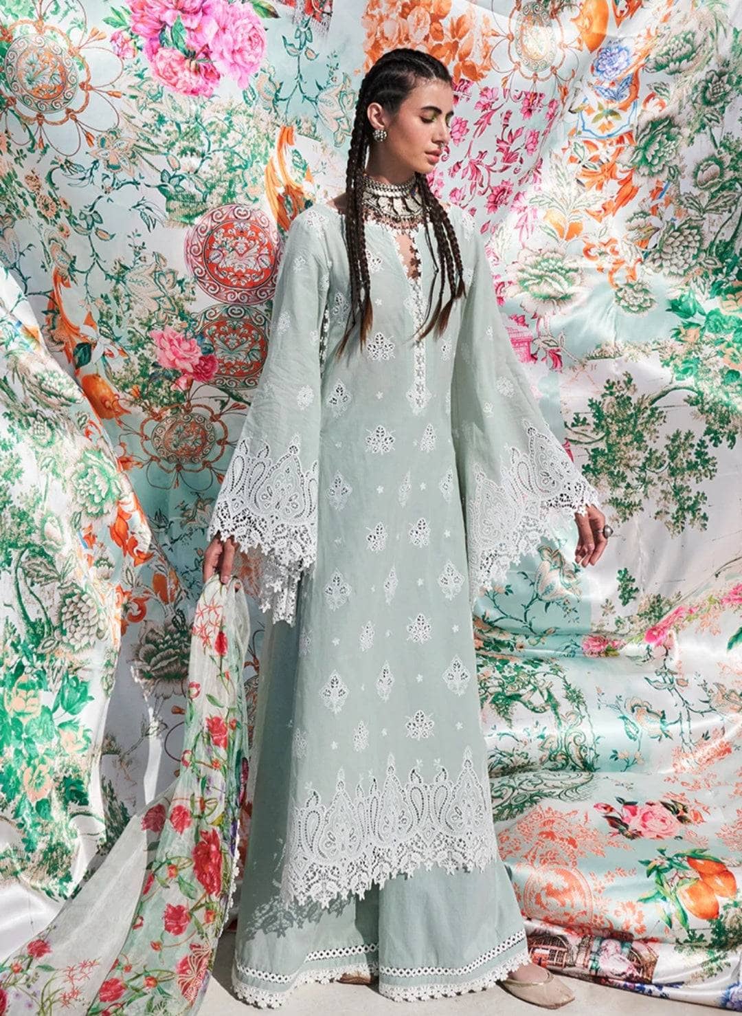 img_lawnkari_lawn_22_awwal_boutique