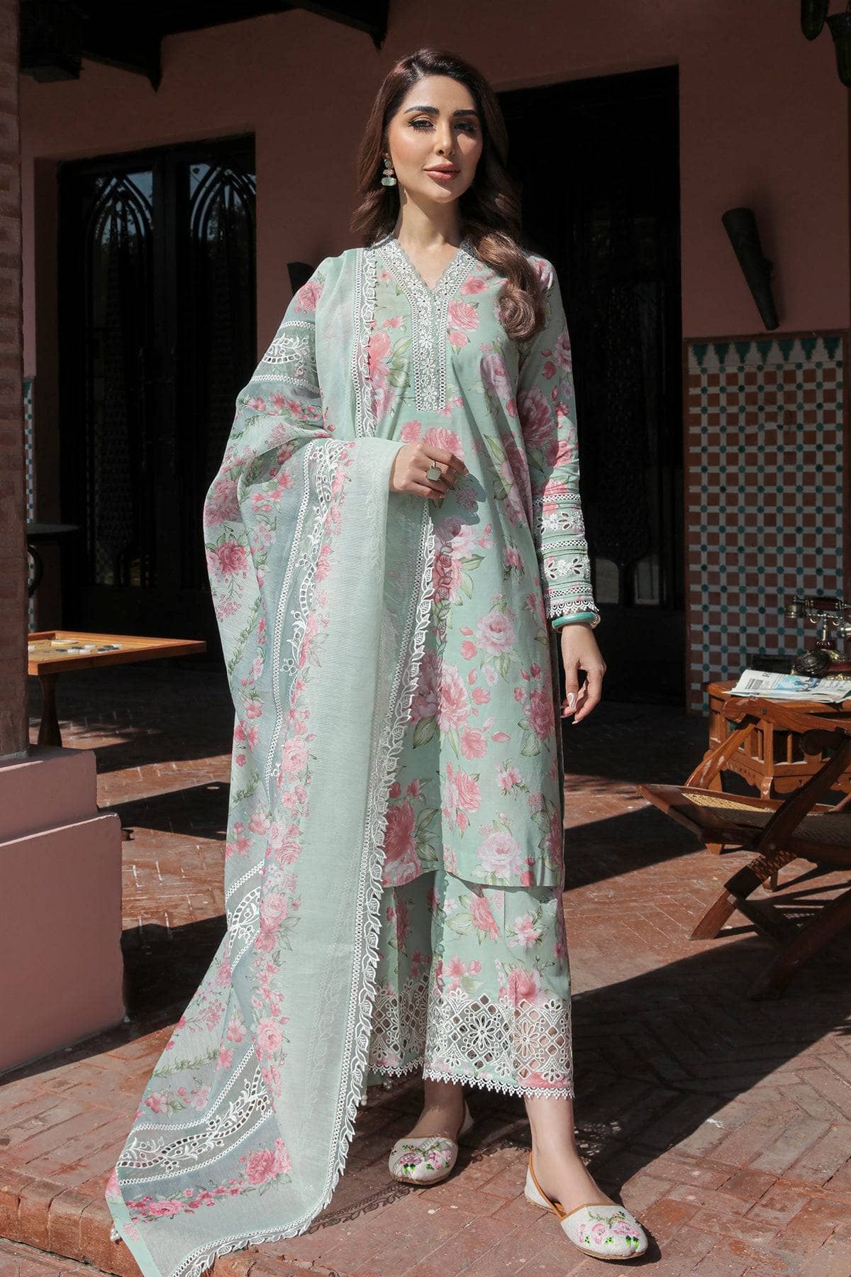 img_baroque_exclsuive_unstitched_lawn_23_awwal_boutique