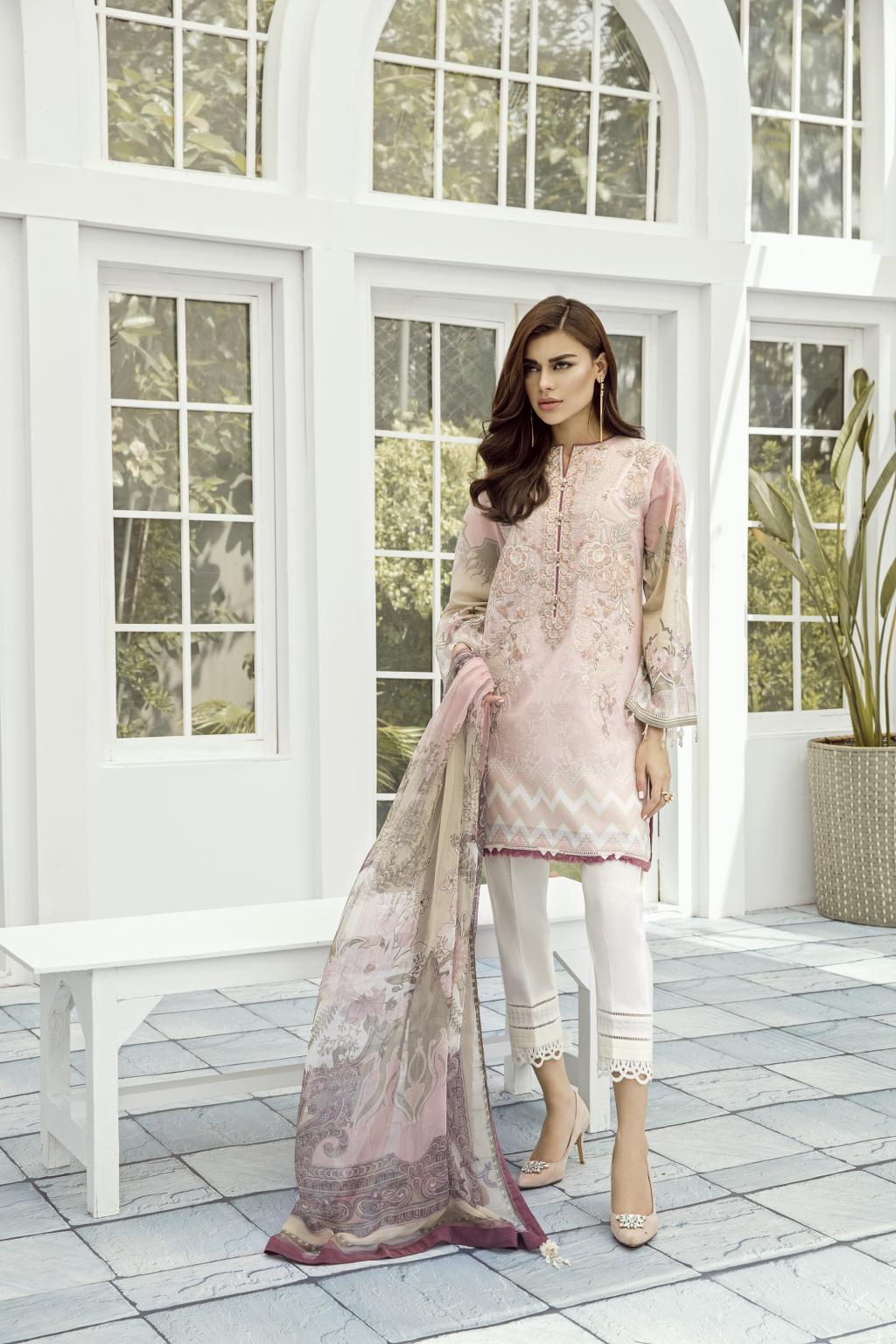 img_baroque_fuchsia_lawn_collection_awwal_boutique