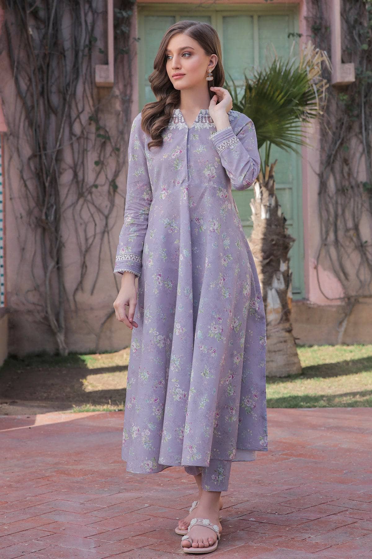 img_baroque_unstitched_lawn_collection_23_awwal_boutique