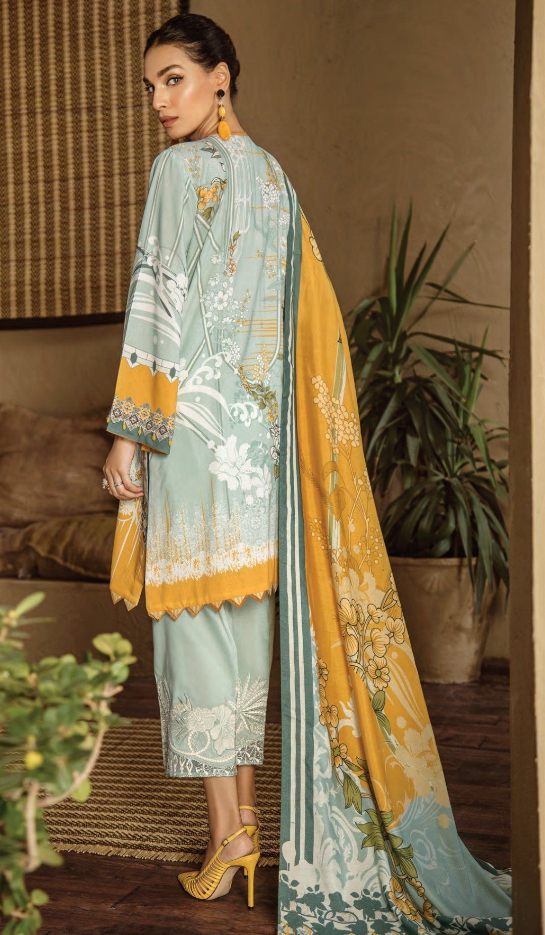 img_baroque_fuchsia_linen_collection_awwal_boutique