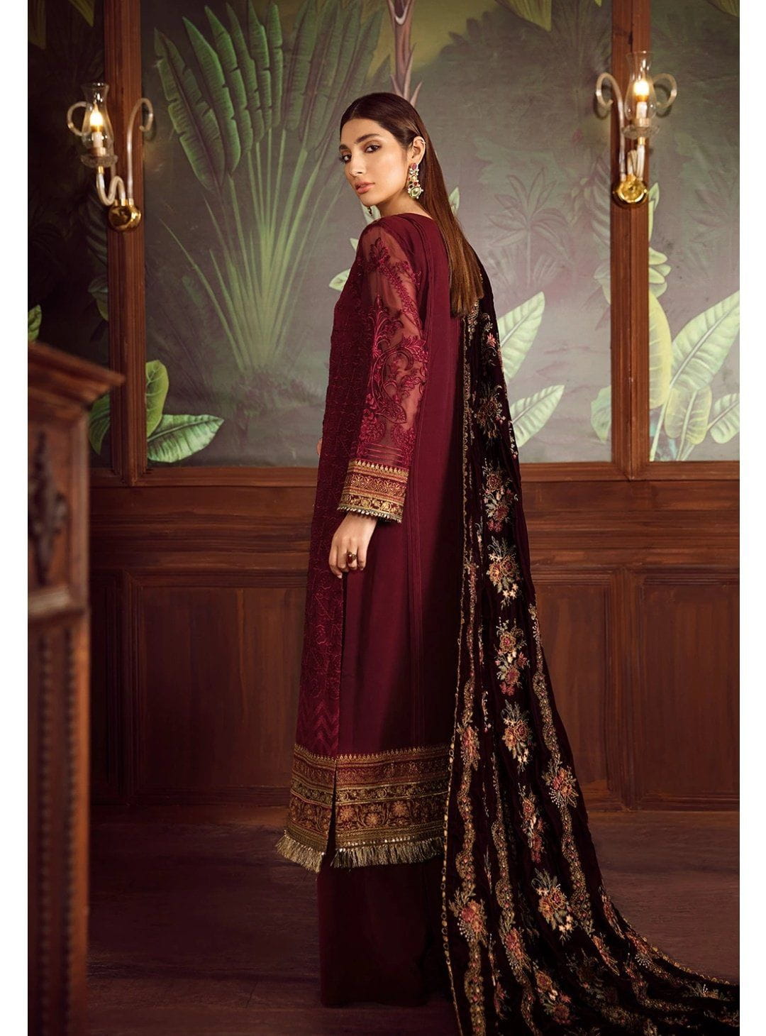 img_baroque_velvet_embroidered_collection_awwal_boutique