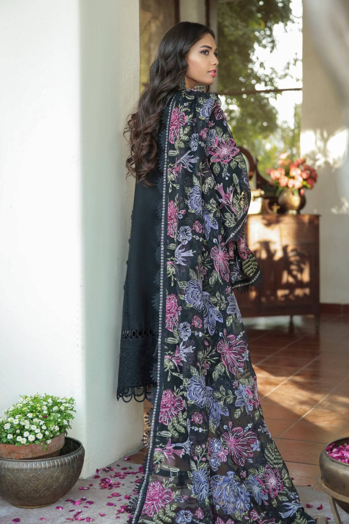 img_baroque_swiss_voil_22_awwal_boutique