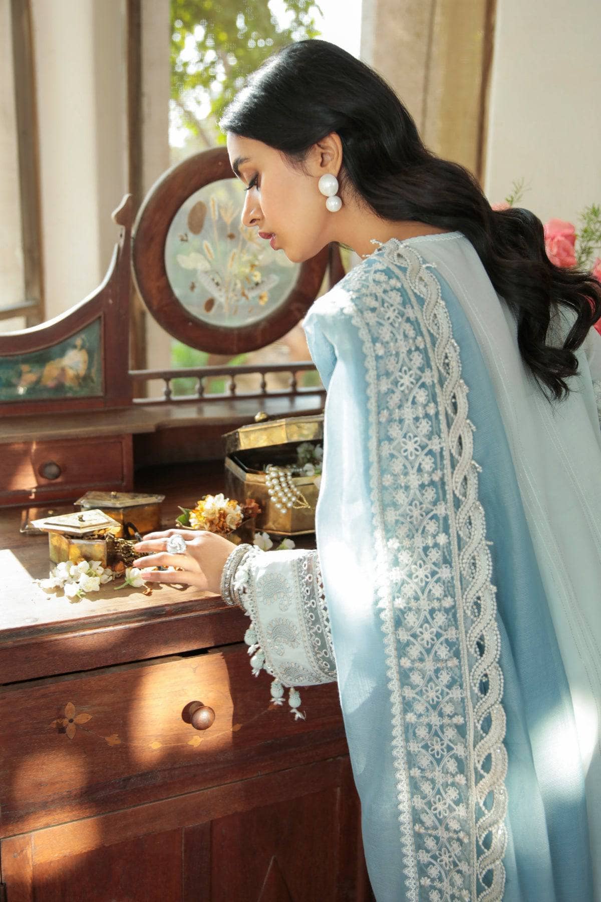 img_baroque_swiss_voil_awwal_boutique