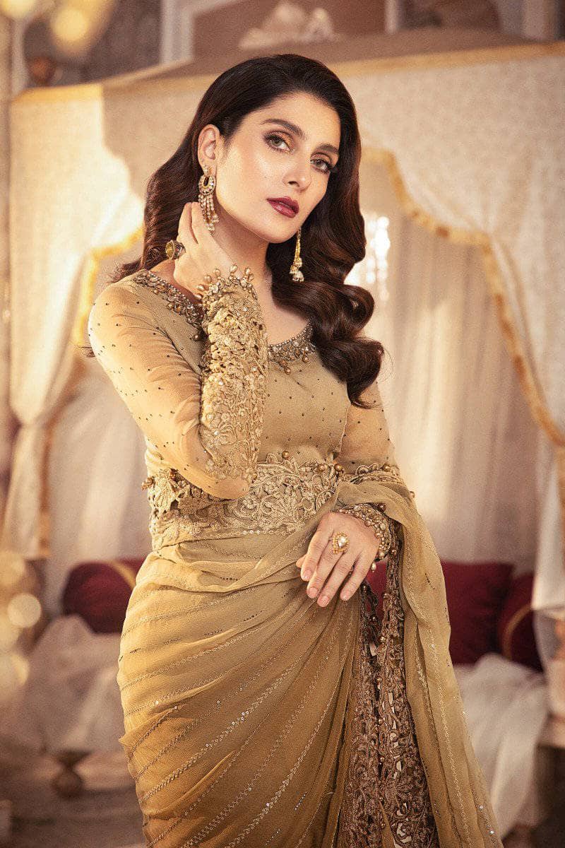 img_maria_b_mbroidered_wedfing_edition_awwal_boutique