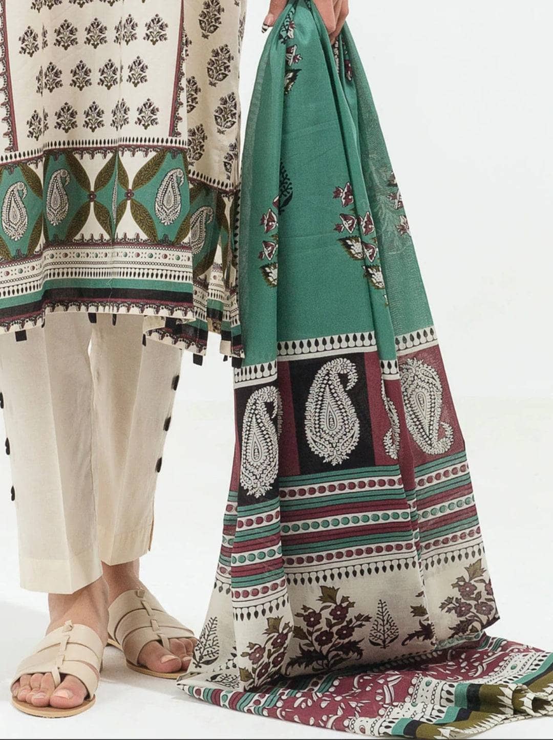 img_beechtree_lawn_22_awwal_boutique