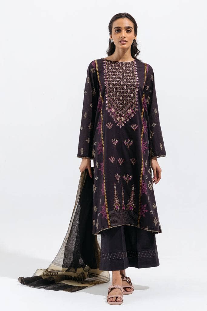 img_beechtree_lawn_2022_awwal_boutique
