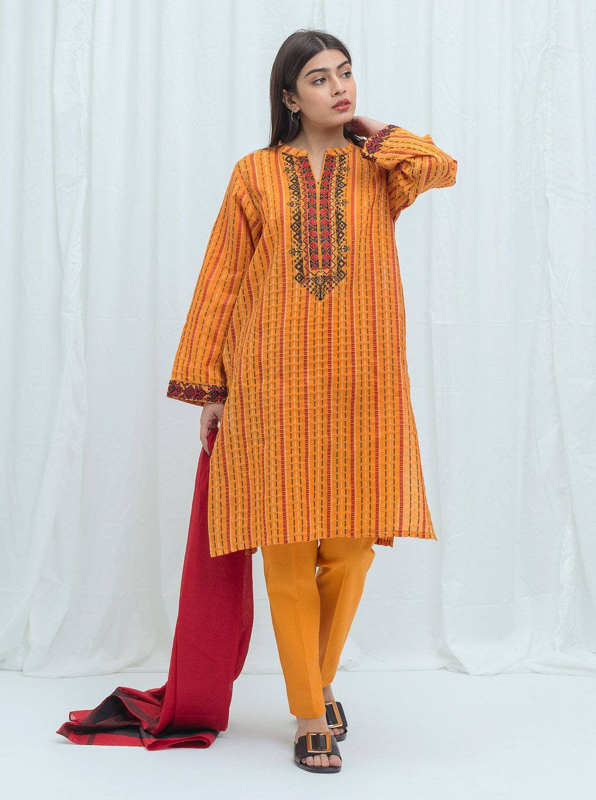 img_beechtree_lawn_2021_awwal_boutique