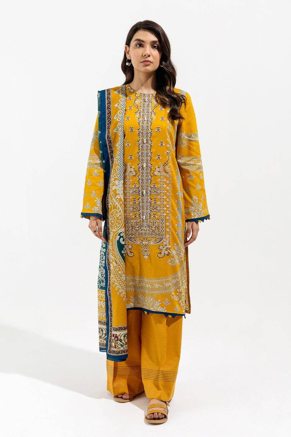 img_beechtree_lawn_23_awwal_boutique