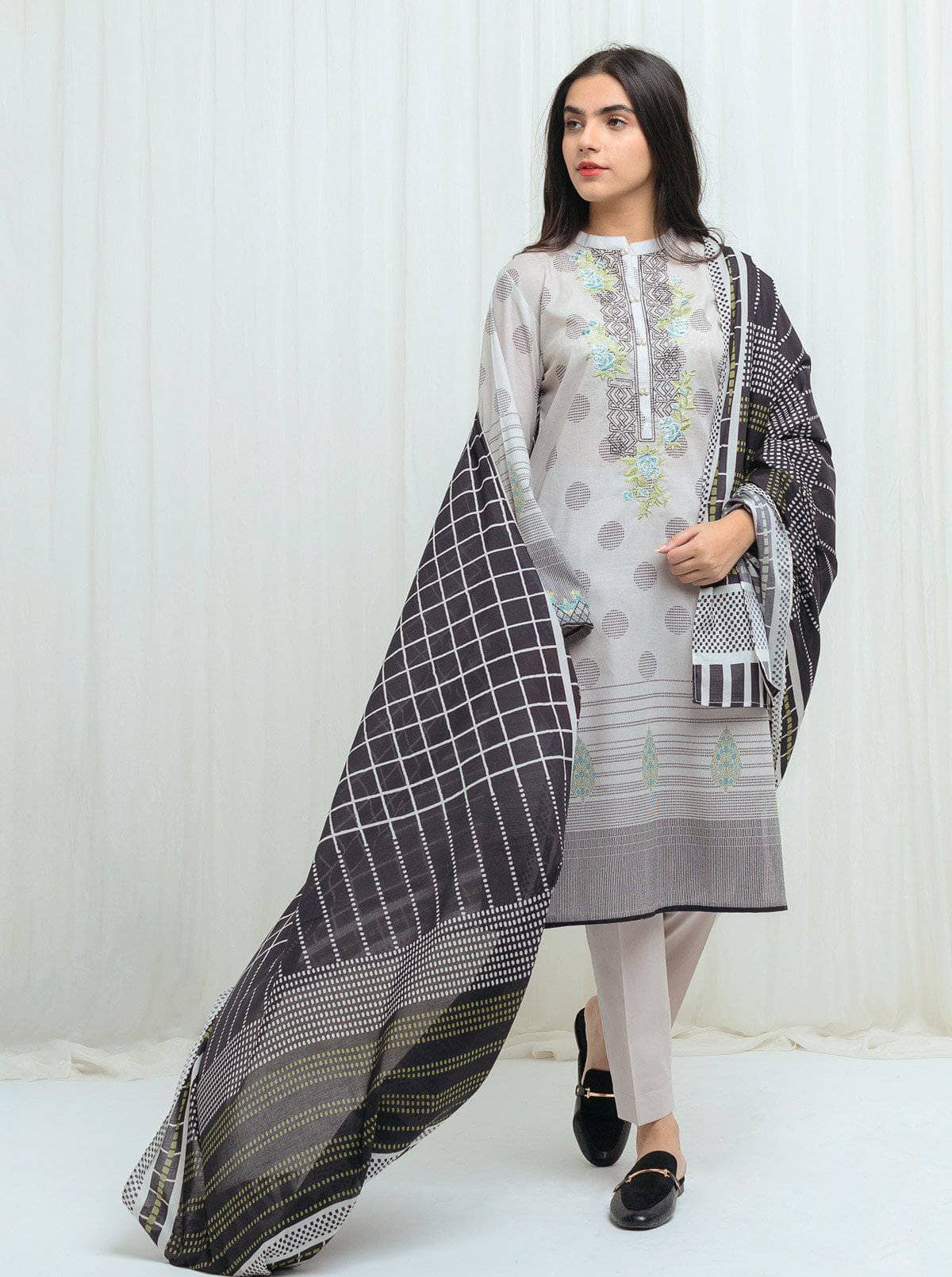 img_beechtree_lawn_2021_awwal_boutique